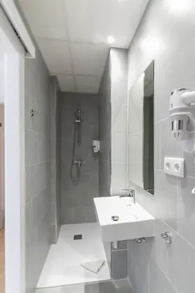 Tek Büyük Yataklı Oda, 1 Büyük (Queen) Boy Yatak