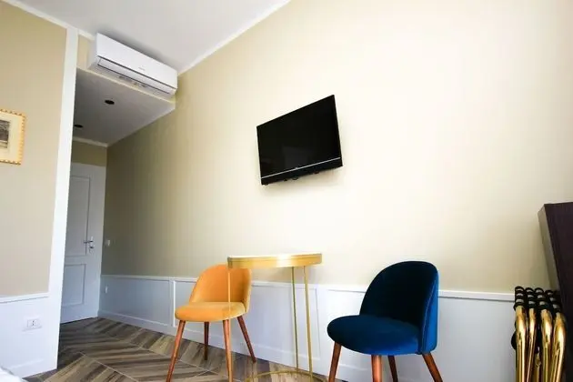 Deluxe Tek Büyük Yataklı Oda, 1 Büyük (Queen) Boy Yatak, Balkon, Kısmi Deniz Manzaralı