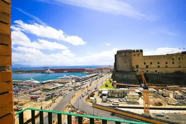 Deluxe Tek Büyük Yataklı Oda, 1 Büyük (Queen) Boy Yatak, Balkon, Kısmi Deniz Manzaralı