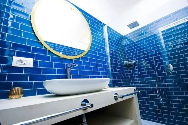 Deluxe Tek Büyük Yataklı Oda, 1 Büyük (Queen) Boy Yatak, Balkon, Kısmi Deniz Manzaralı