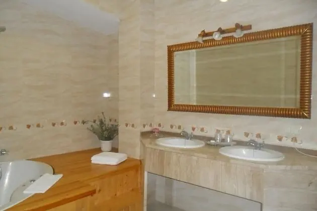 Deluxe Tek Büyük Yataklı Oda, Sıcak Su Küveti