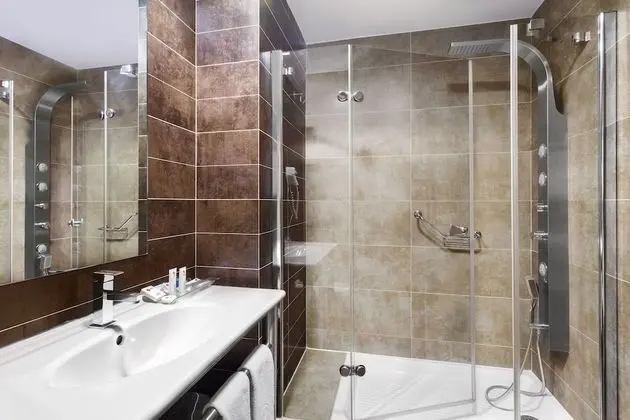 Tek Büyük Yataklı Oda (Twin + Child)