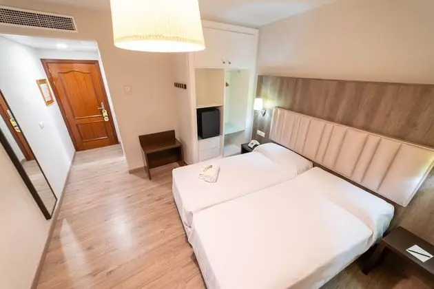 Tek Büyük Yataklı Oda (with extra bed)