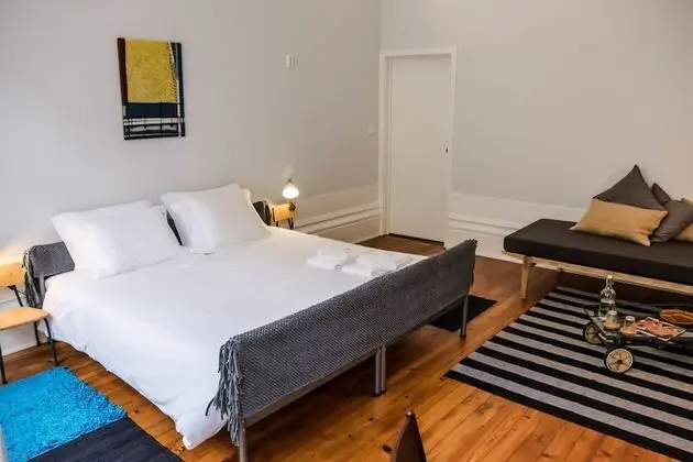 Design Tek Büyük veya İki Ayrı Yataklı Oda, Ortak Banyo