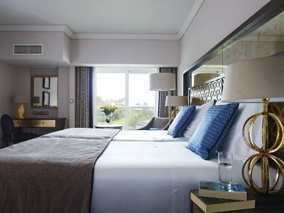 Premium Tek Büyük veya İki Ayrı Yataklı Oda (Golf or Sea view)