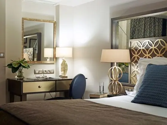 Premium Tek Büyük veya İki Ayrı Yataklı Oda (Golf or Sea view)