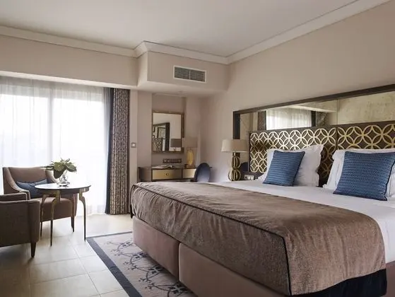 Premium Tek Büyük veya İki Ayrı Yataklı Oda (Golf or Sea view)