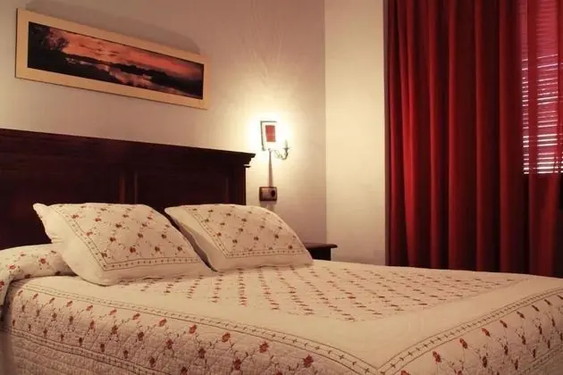 Büyük Yataklı Tek Kişilik Oda