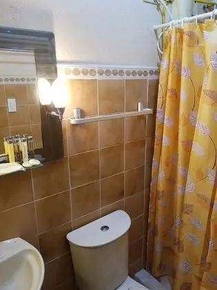 Deluxe Tek Büyük Yataklı Oda, 2 Yatak Odası, Sigara İçilebilir, Kısmi Deniz Manzarası