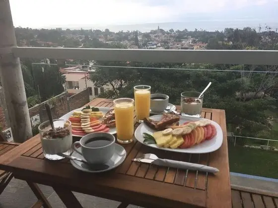 Panoramic Tek Büyük Yataklı Oda, Balkon, Göl Manzaralı
