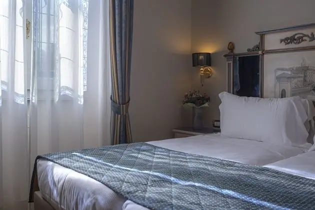 Classic Tek Büyük Yataklı Oda