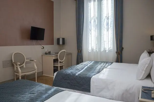 Classic Üç Kişilik Oda