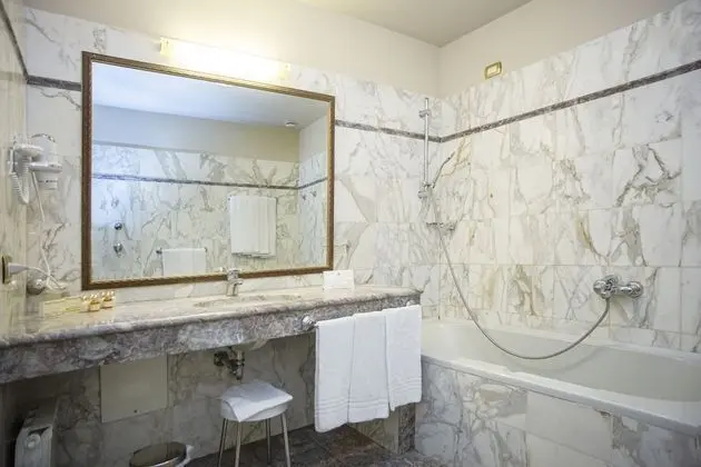 Classic Üç Kişilik Oda