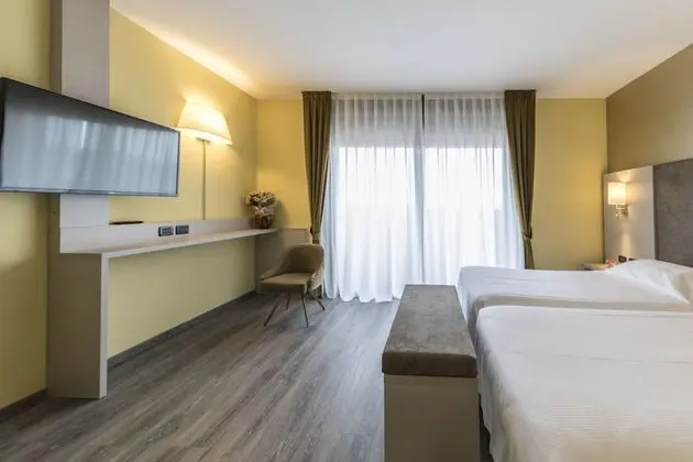 İki Ayrı Yataklı Oda, 2 Tek Kişilik Yatak