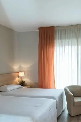 İki Ayrı Yataklı Oda, 2 Tek Kişilik Yatak
