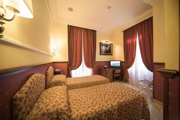 Classic Üç Kişilik Oda, Balkon