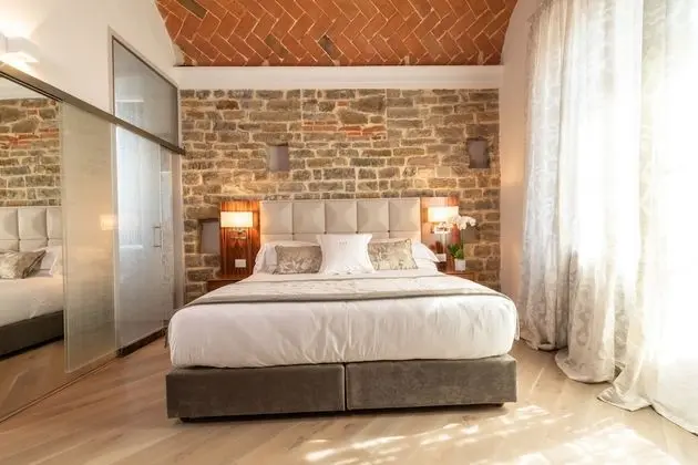 Junior Süit, Şehir Manzaralı (Gemma)