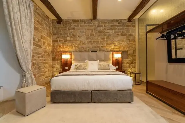 Junior Süit, Şehir Manzaralı (Gemma)