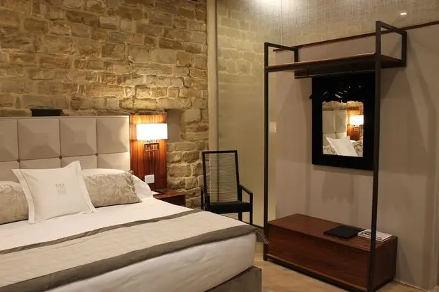 Junior Süit, Şehir Manzaralı (Gemma)