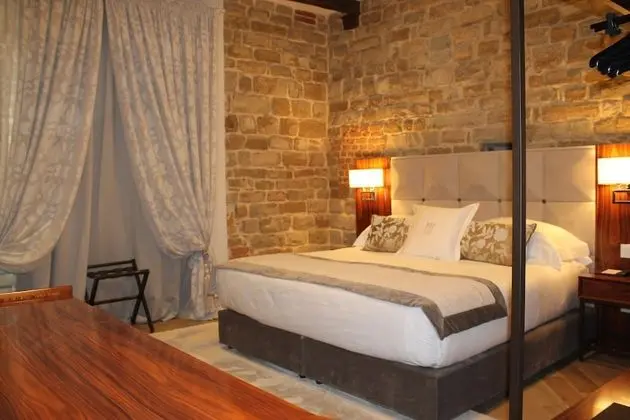 Junior Süit, Şehir Manzaralı (Gemma)