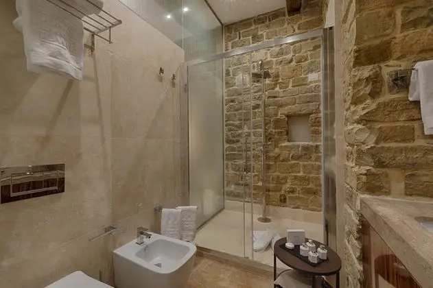 Junior Süit, Şehir Manzaralı (Gemma)