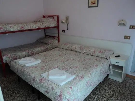 Basic Dört Kişilik Oda