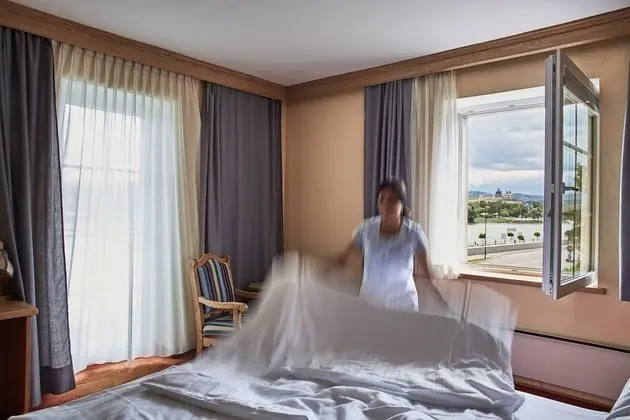 Standard Tek Büyük Yataklı Oda