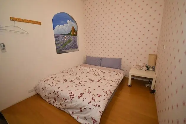 Tek Büyük Yataklı Oda, Penceresiz