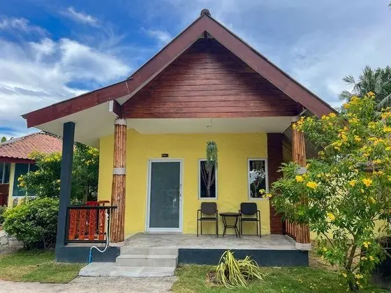 Deluxe Beach Front Cottage with Double Bed