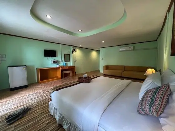 Deluxe Beach Front Cottage with Double Bed