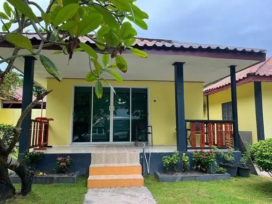 Deluxe Cottage with Double Bed and Garden View