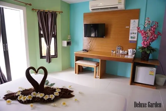 Deluxe Cottage with Double Bed and Garden View