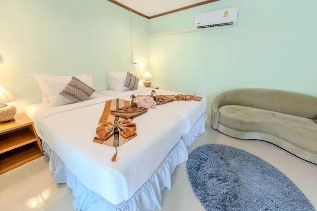 Deluxe Cottage with Twin Beds and Garden View