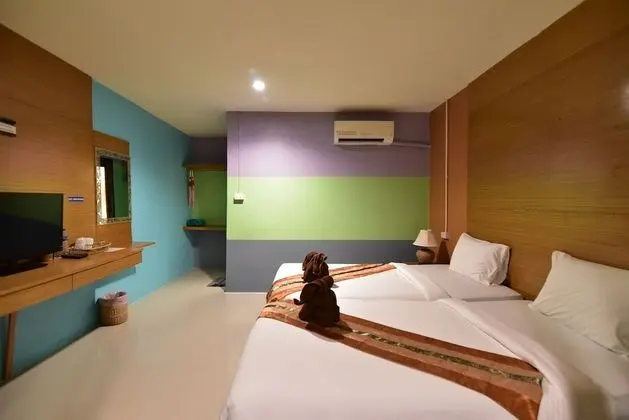 Deluxe Cottage with Twin Beds and Garden View