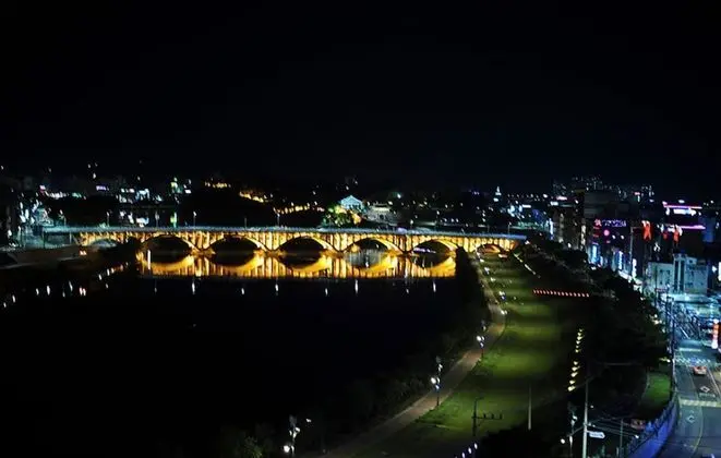 Standard Tek Büyük Yataklı Oda, Nehir Manzaralı