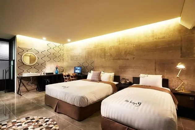 Oda (Customized Suite)