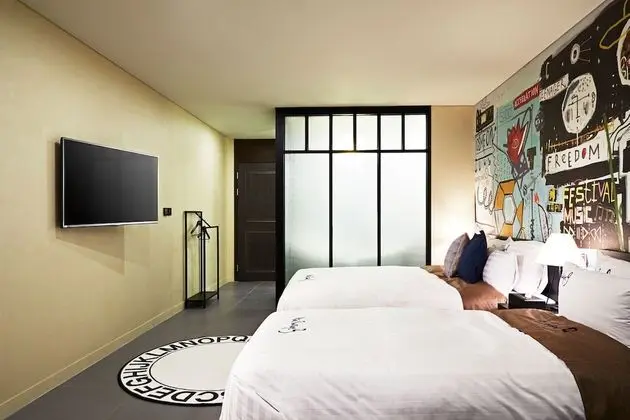 Oda (Customized Suite)