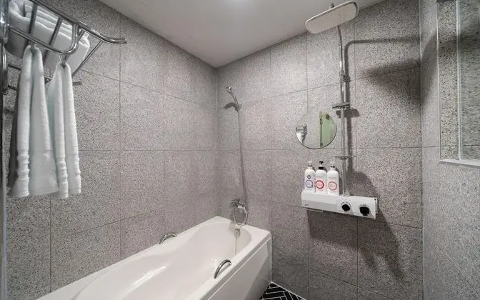 Oda (Premier(Netflix YouTube LG styler Bat)