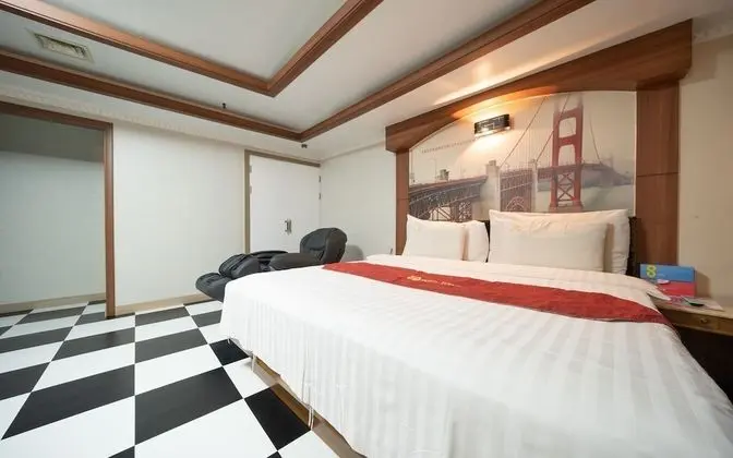 Oda (Special room-massage chair (Netflix a)