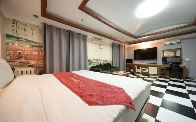 Oda (Special room-massage chair (Netflix a)