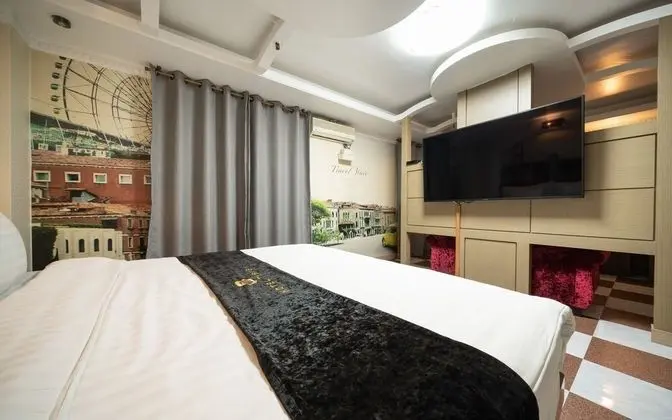 Oda (Special room-massage chair (Netflix a)