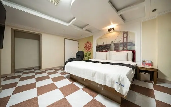 Oda (Special room-massage chair (Netflix a)