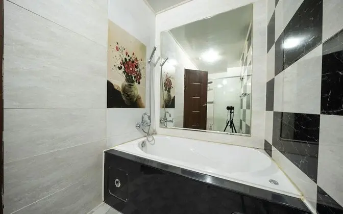 Oda (Special room-massage chair (Netflix a)