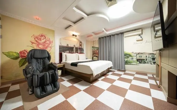 Oda (Special room-massage chair (Netflix a)