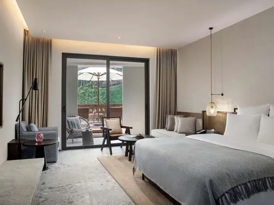 Deluxe Oda, 1 En Büyük (King) Boy Yatak, Balkon, Dağ Manzaralı