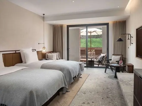 Deluxe Oda, 1 En Büyük (King) Boy Yatak, Balkon, Dağ Manzaralı