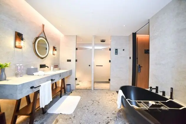 Deluxe Oda, 1 En Büyük (King) Boy Yatak, Balkon, Dağ Manzaralı