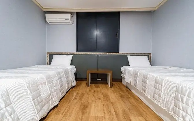 Oda (Twin beds (PC YouTube Netflix free))