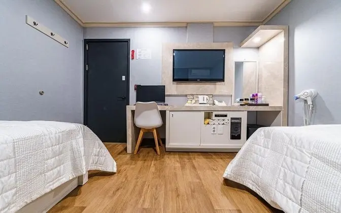 Oda (Twin beds (PC YouTube Netflix free))