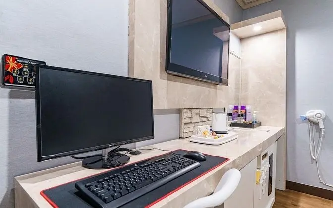 Oda (Twin beds (PC YouTube Netflix free))